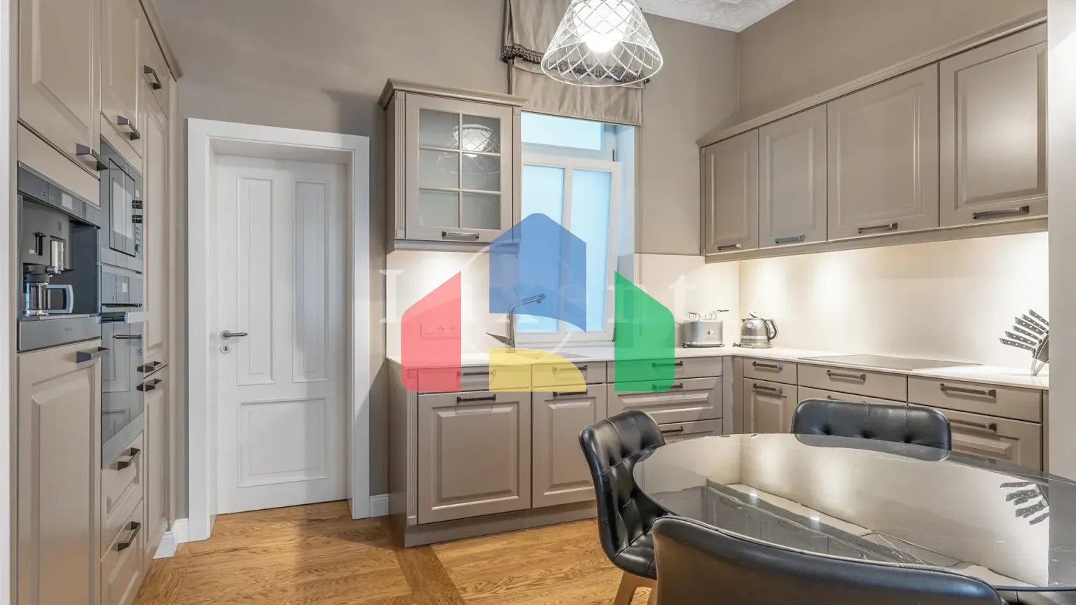 На продажу квартира 2-комн. студия 62 m²