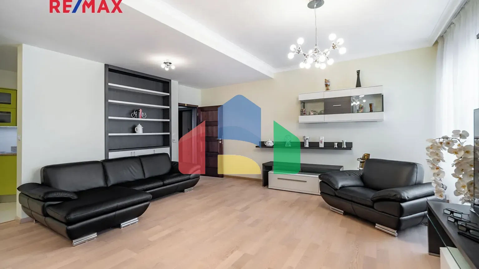 На продажу квартира 4-комн. студия 171 m²