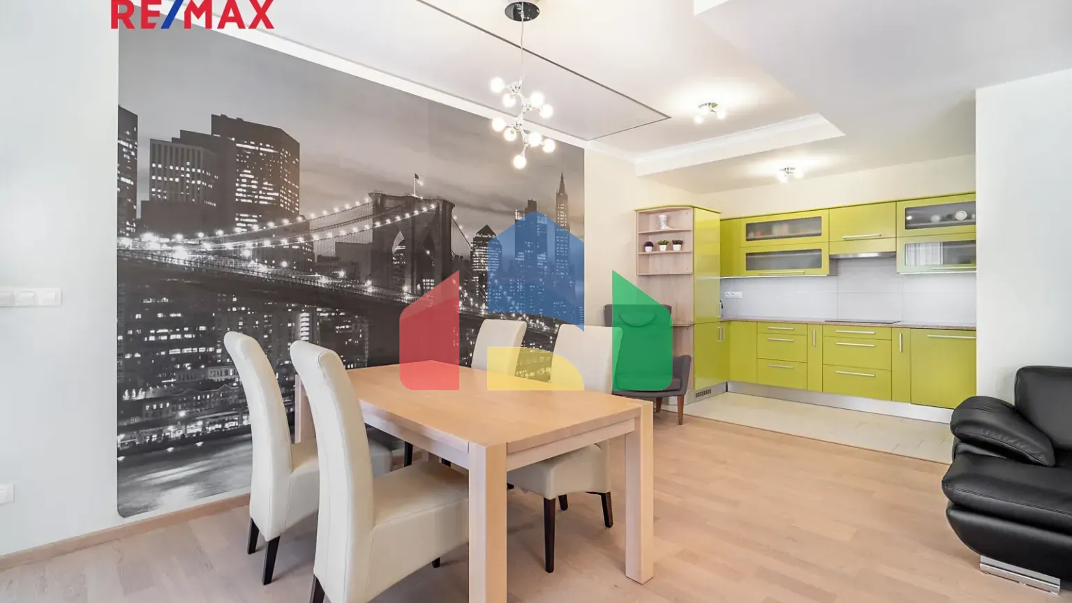 На продажу квартира 4-комн. студия 171 m²