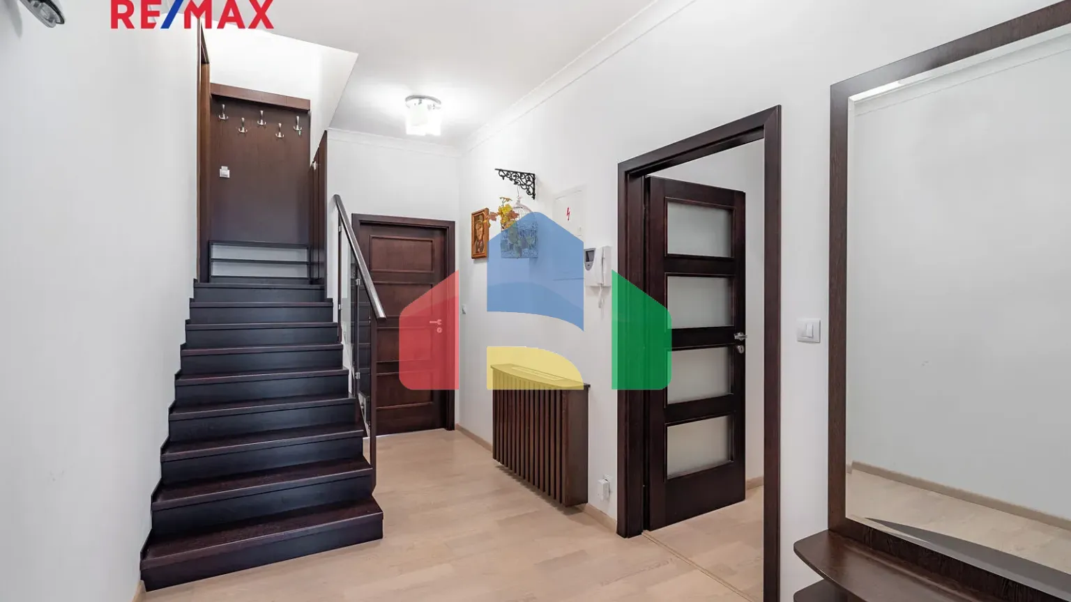 На продажу квартира 4-комн. студия 171 m²