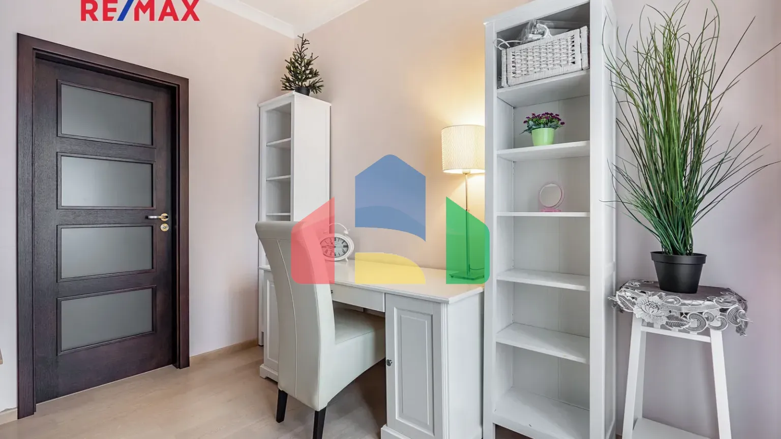 На продажу квартира 4-комн. студия 171 m²