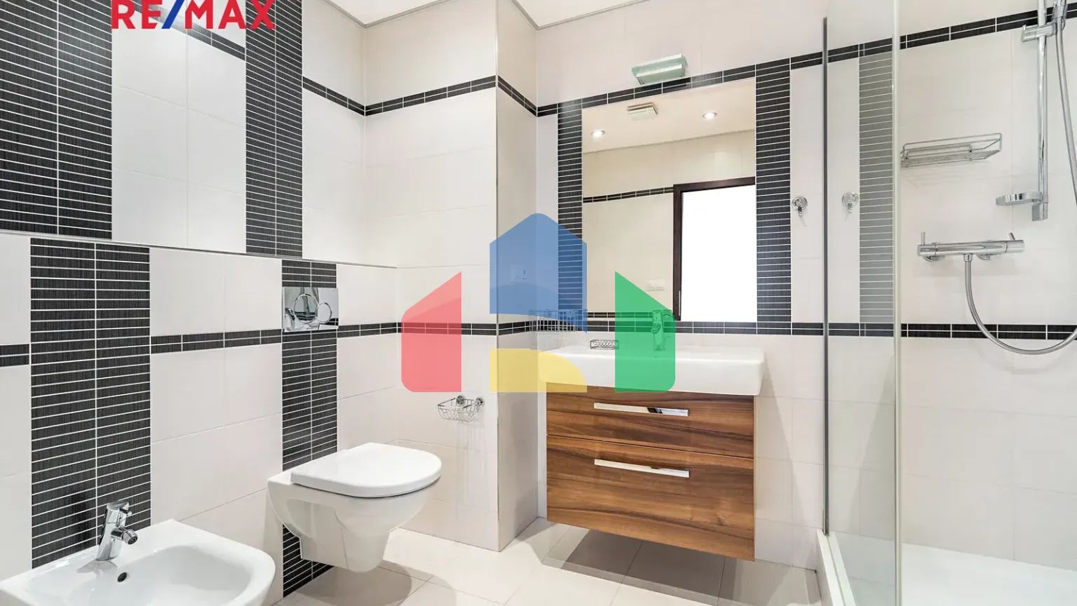 На продажу квартира 4-комн. студия 171 m²