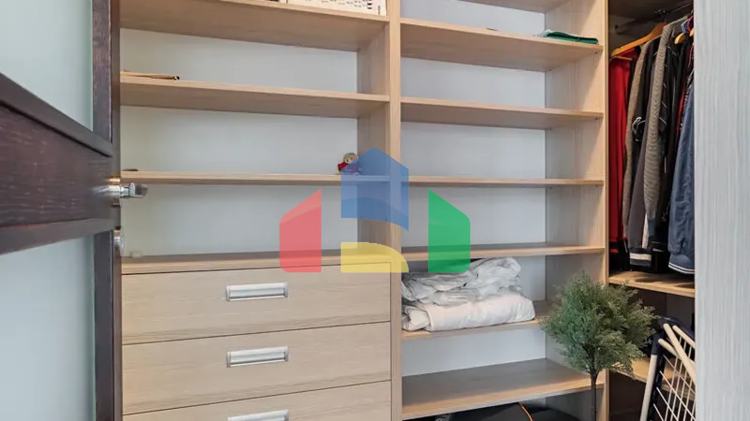 На продажу квартира 4-комн. студия 171 m²