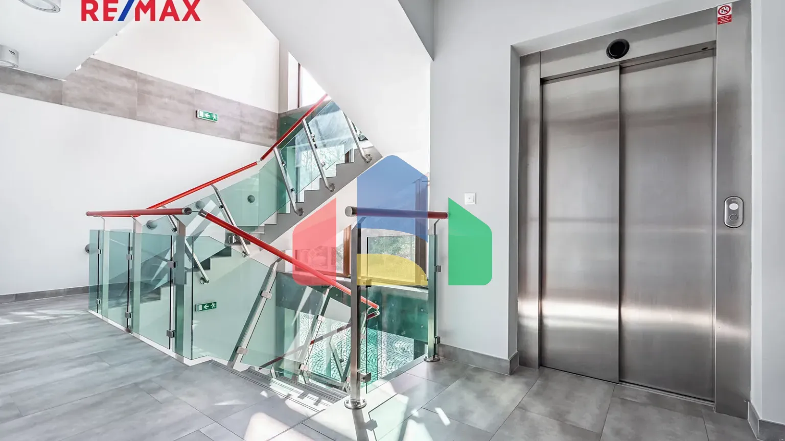 На продажу квартира 4-комн. студия 171 m²