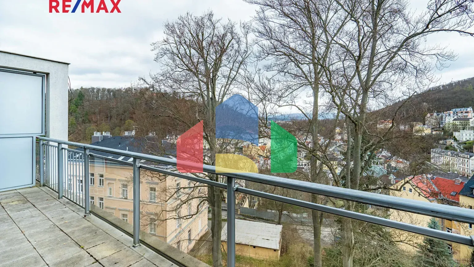 На продажу квартира 4-комн. студия 171 m²