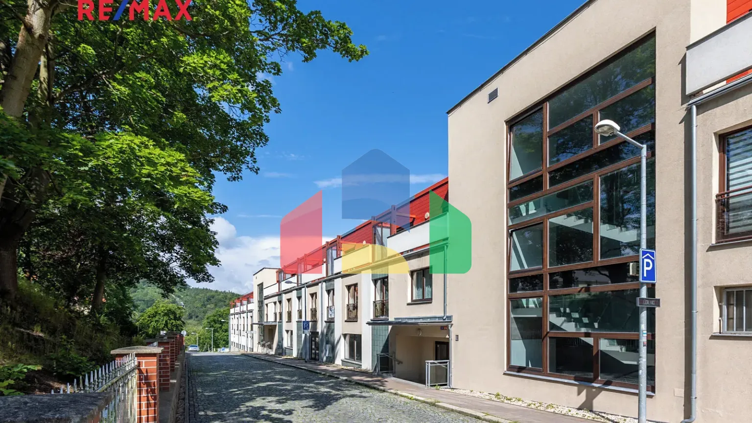 На продажу квартира 4-комн. студия 171 m²