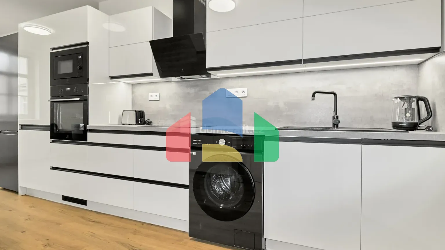 На продажу квартира 3-комн. студия 90 m²