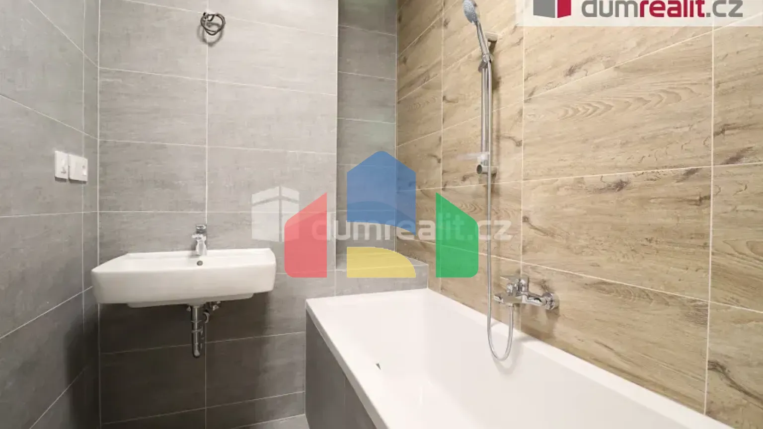 На продажу квартира 3-комн. студия 90 m²