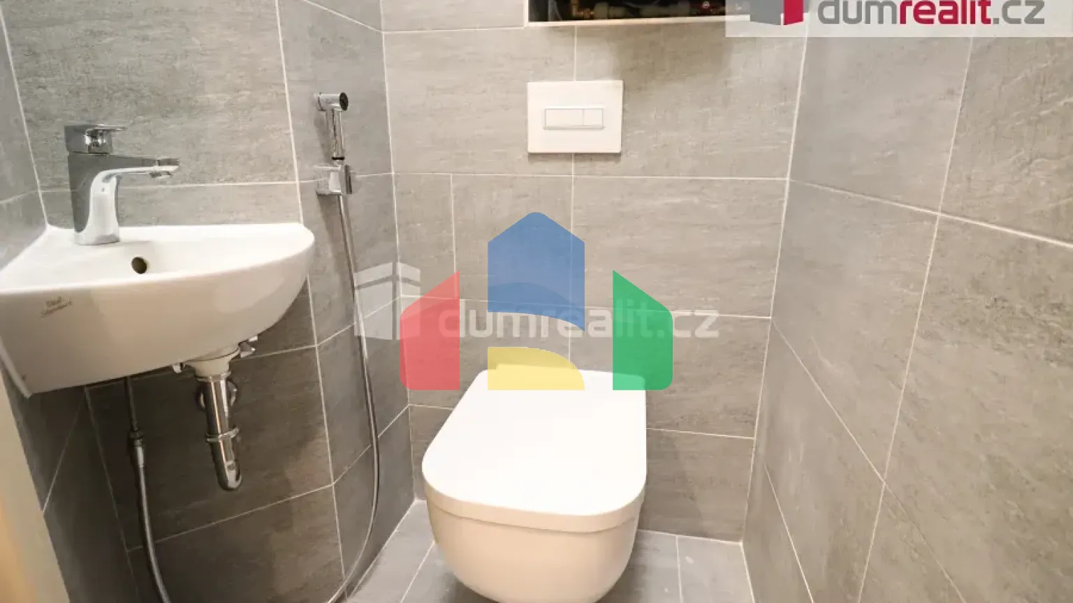 На продажу квартира 3-комн. студия 90 m²