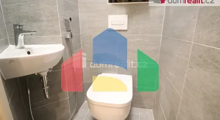 На продажу квартира 3-комн. студия 90 m²