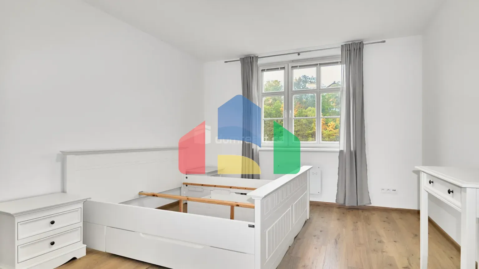 На продажу квартира 3-комн. студия 90 m²