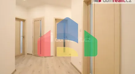 На продажу квартира 3-комн. студия 90 m²