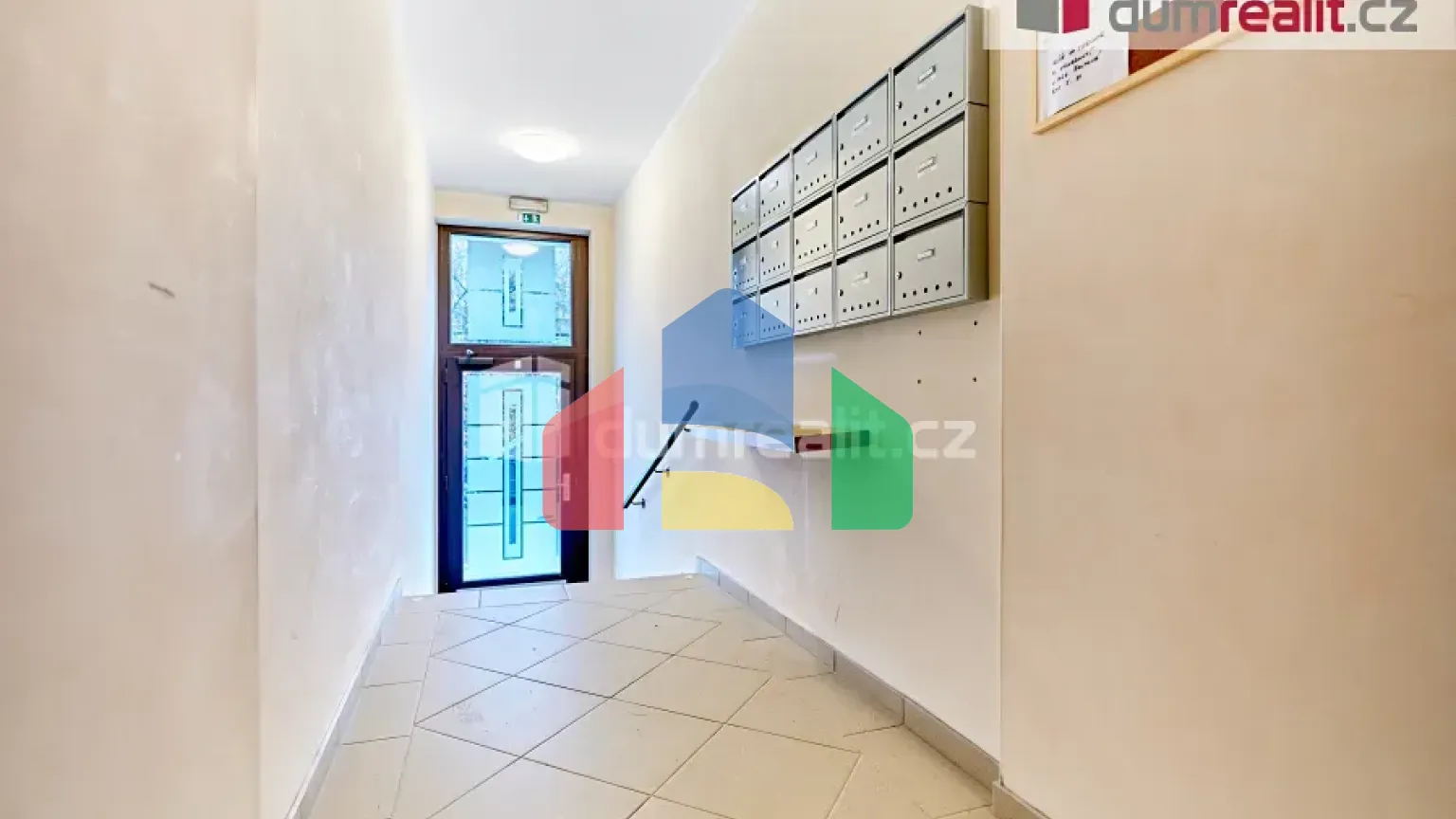 На продажу квартира 3-комн. студия 90 m²