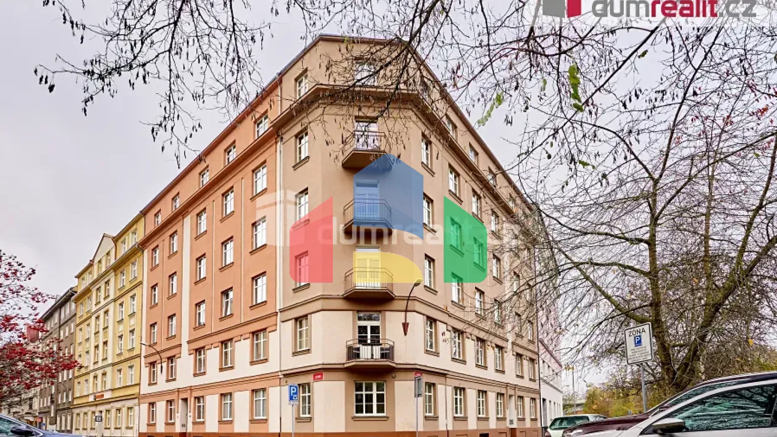 На продажу квартира 3-комн. студия 90 m²