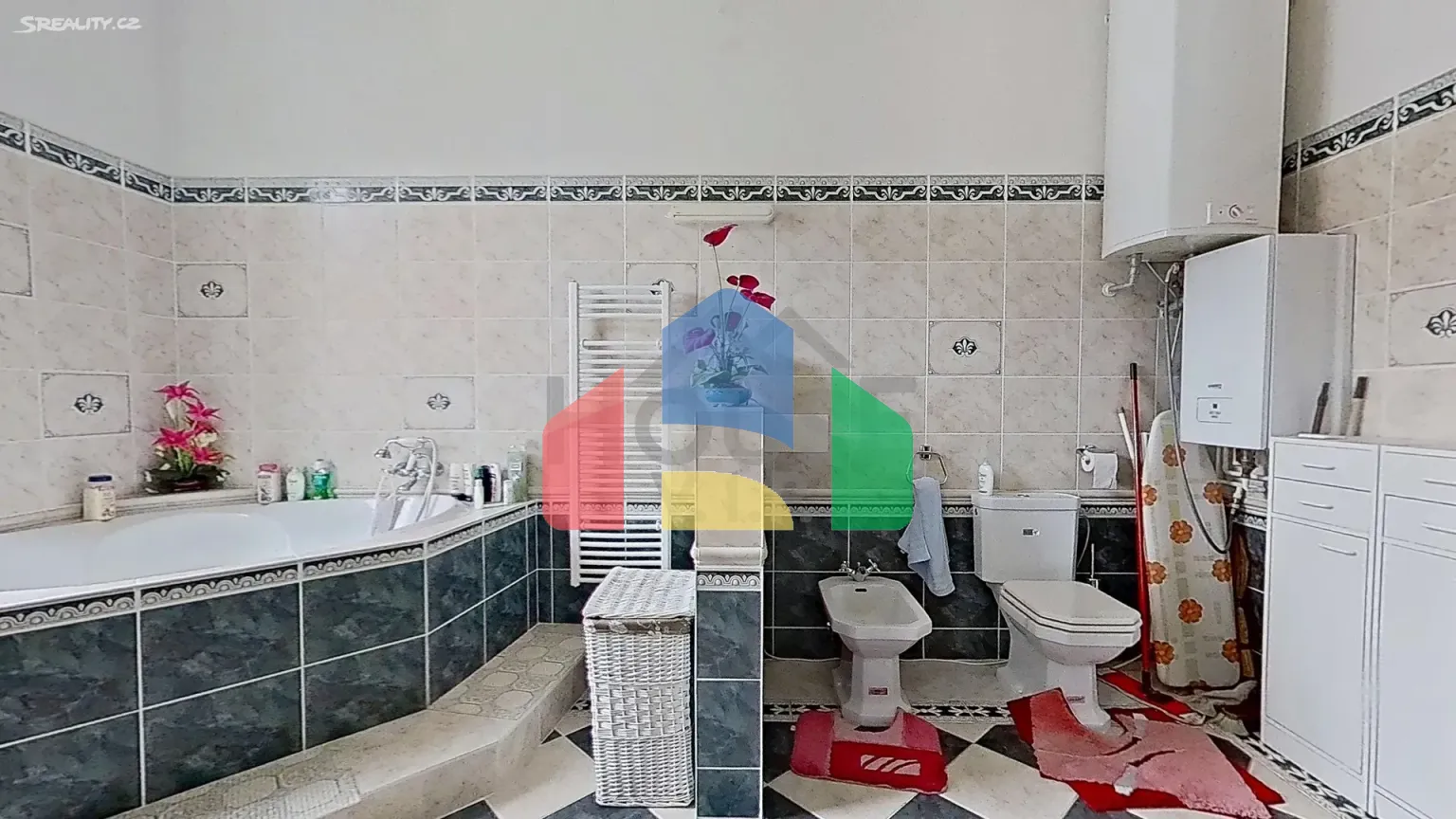 На продажу квартира 3-комн. студия 88 m²