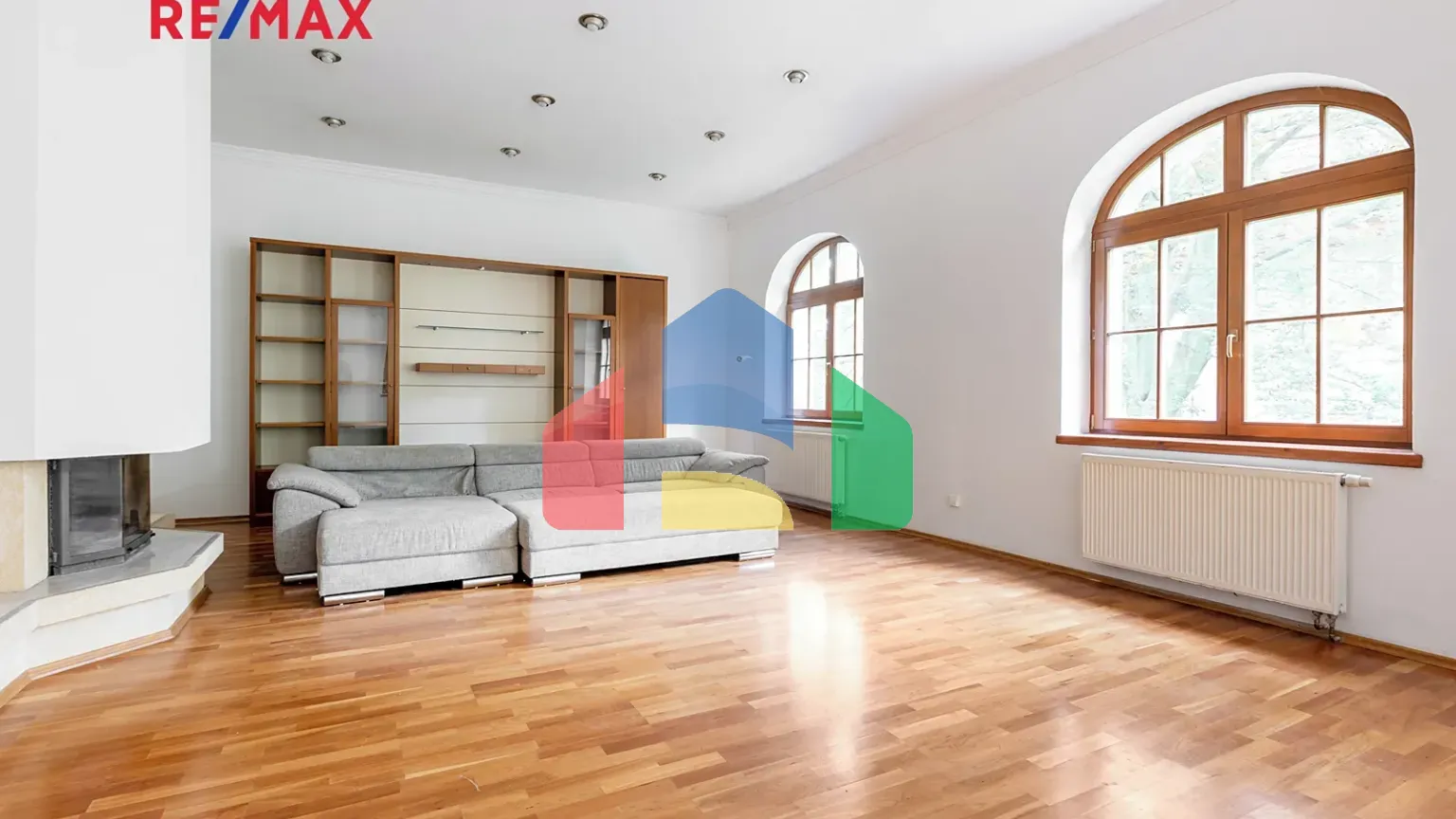 На продажу квартира 3-комн. студия 120 m²