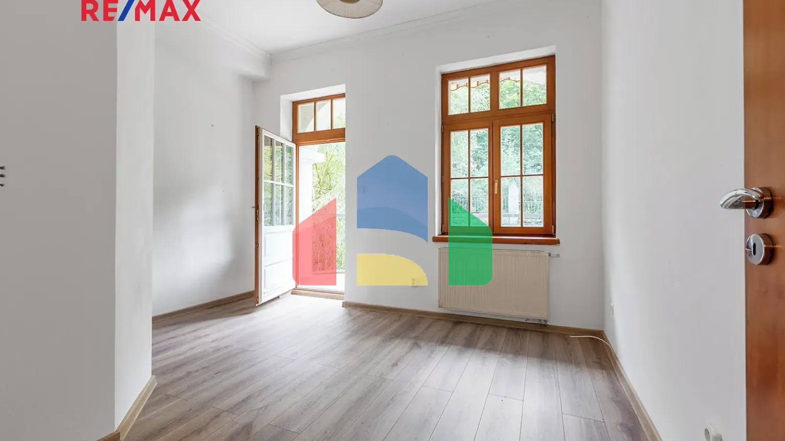 На продажу квартира 3-комн. студия 120 m²