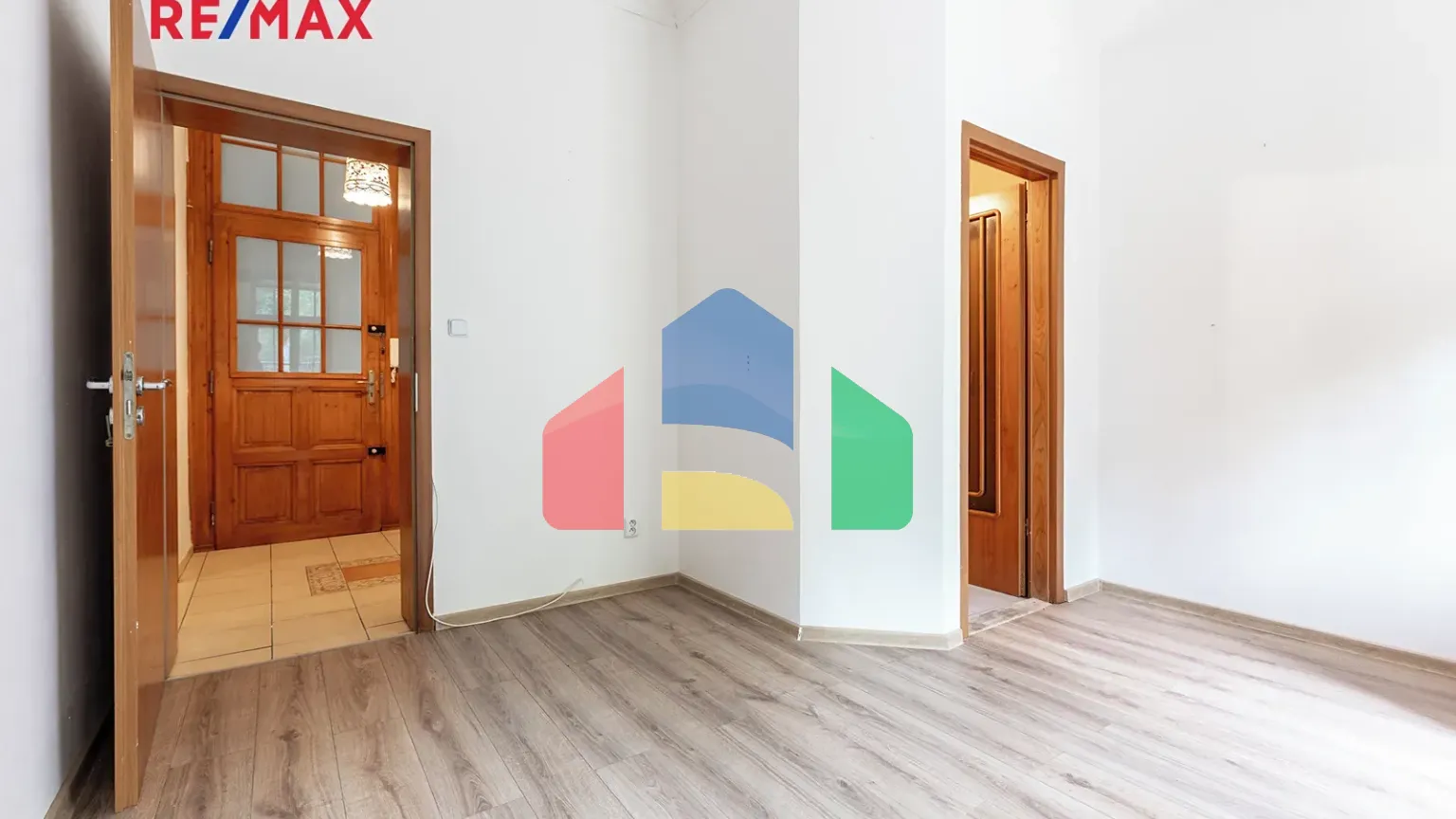 На продажу квартира 3-комн. студия 120 m²