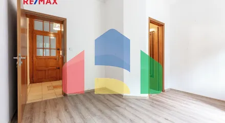 На продажу квартира 3-комн. студия 120 m²