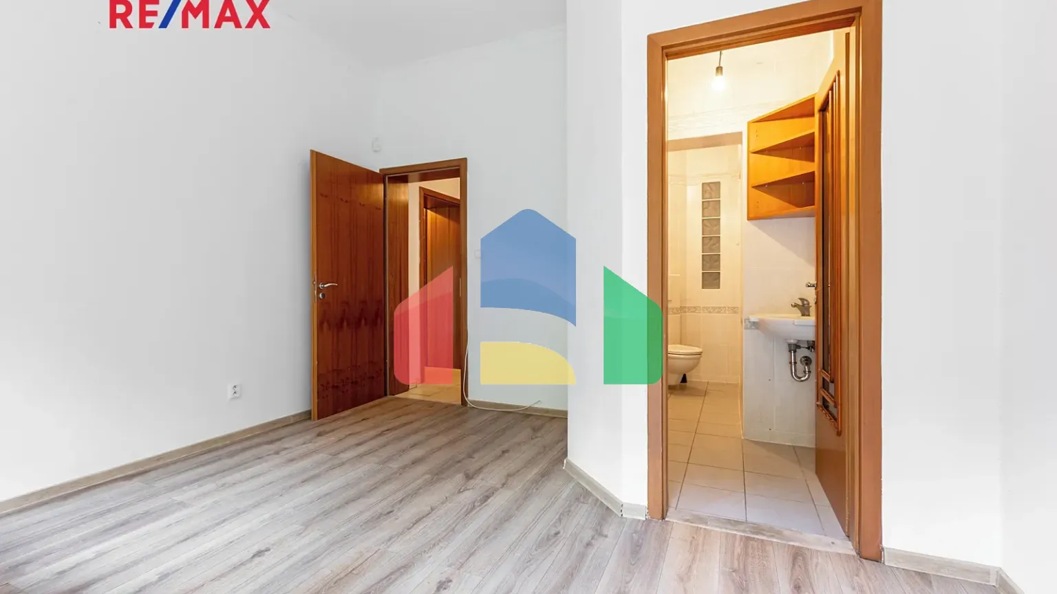 На продажу квартира 3-комн. студия 120 m²