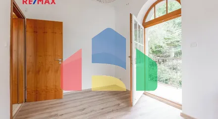 На продажу квартира 3-комн. студия 120 m²