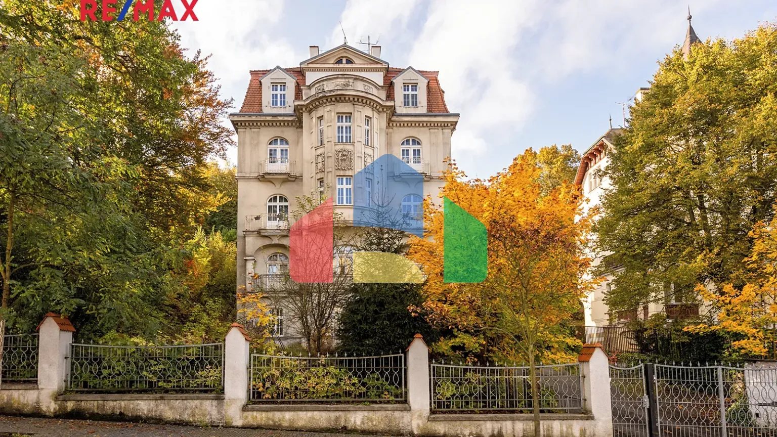 На продажу квартира 3-комн. студия 120 m²