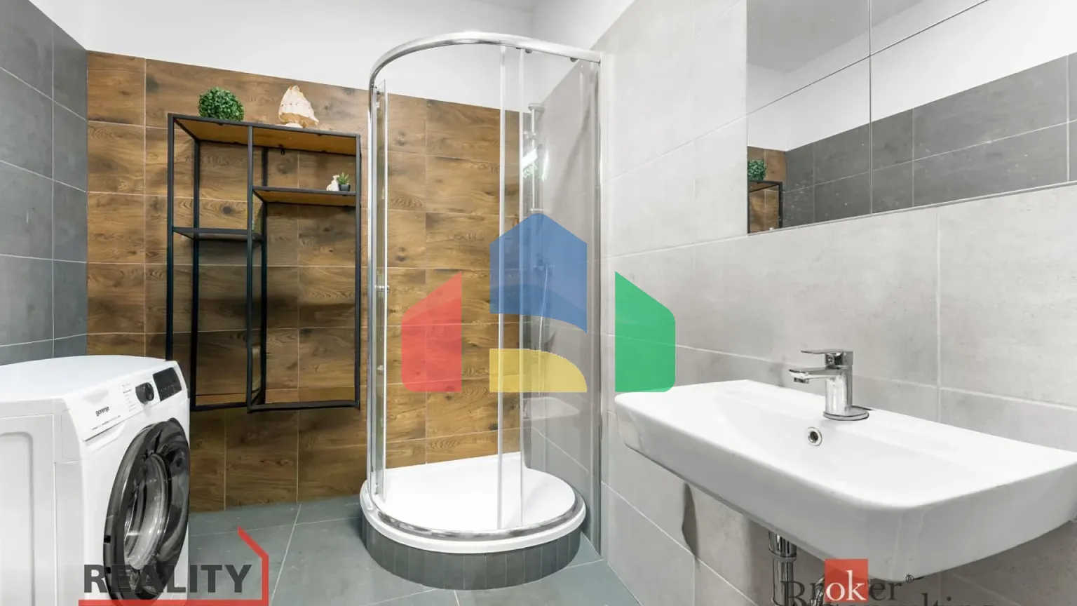 На продажу квартира 2-комн. студия 120 m²