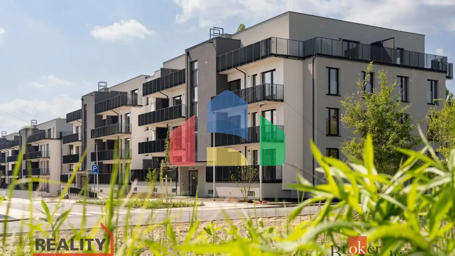 На продажу квартира 3-комн. студия 85 m²