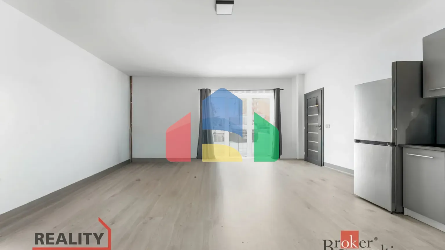 На продажу квартира 2-комн. студия 60 m²