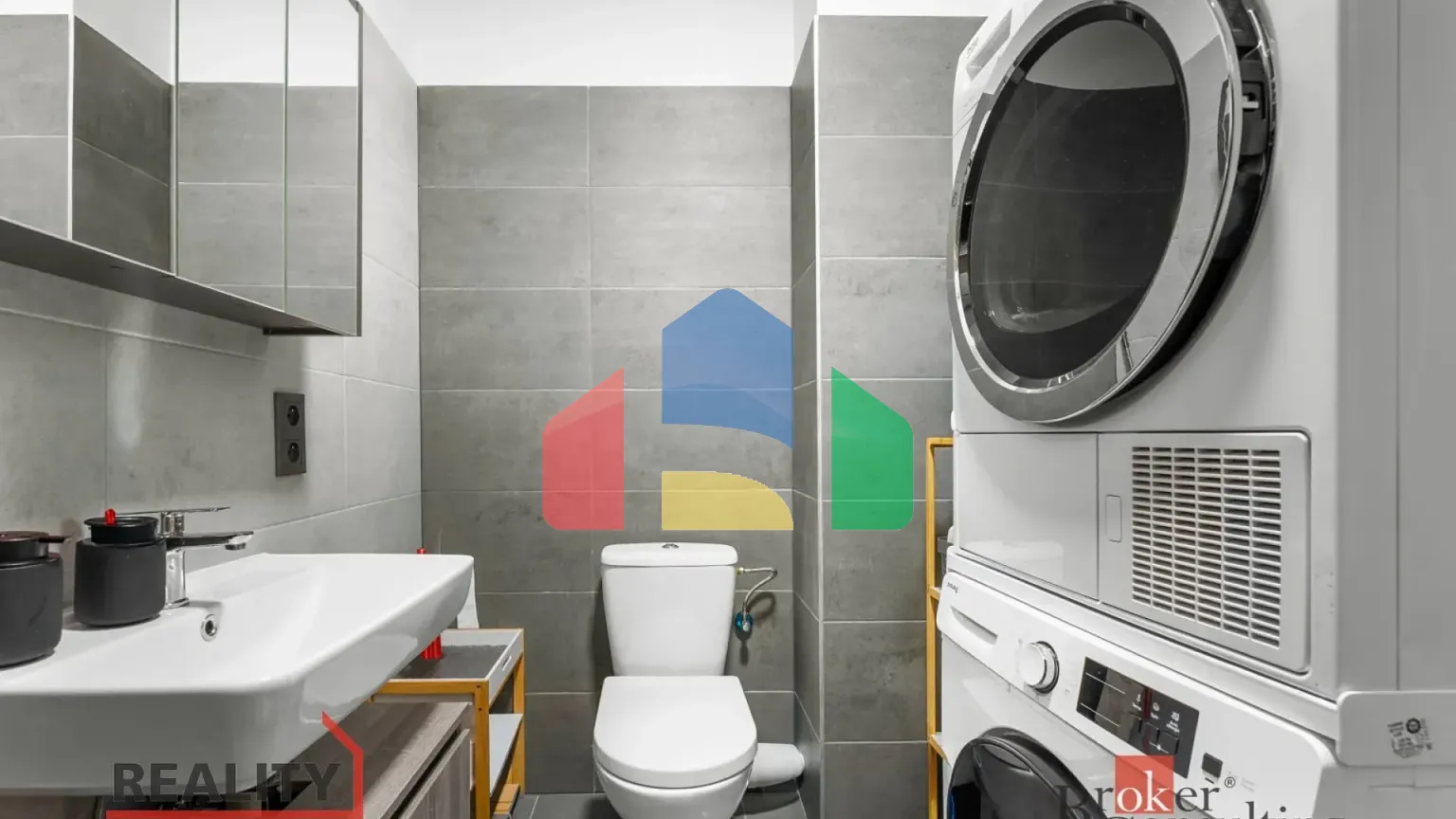 На продажу квартира 2-комн. студия 60 m²