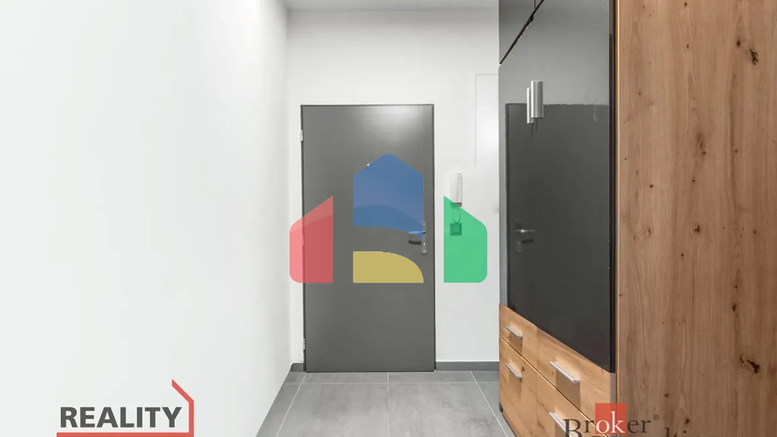 На продажу квартира 2-комн. студия 60 m²