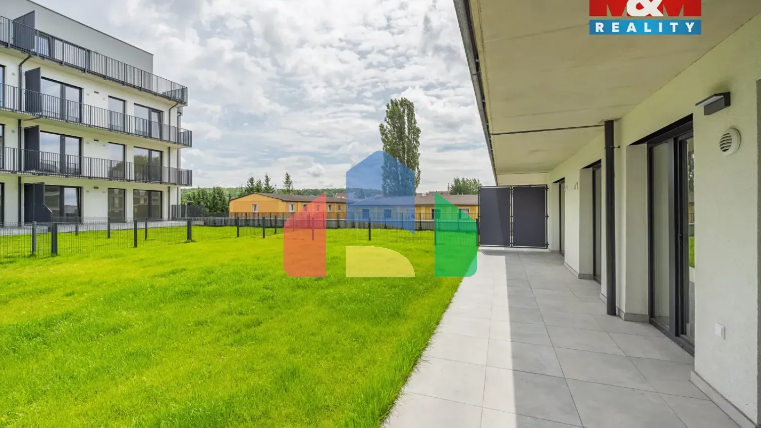 На продажу квартира 4-комн. студия 227 m²