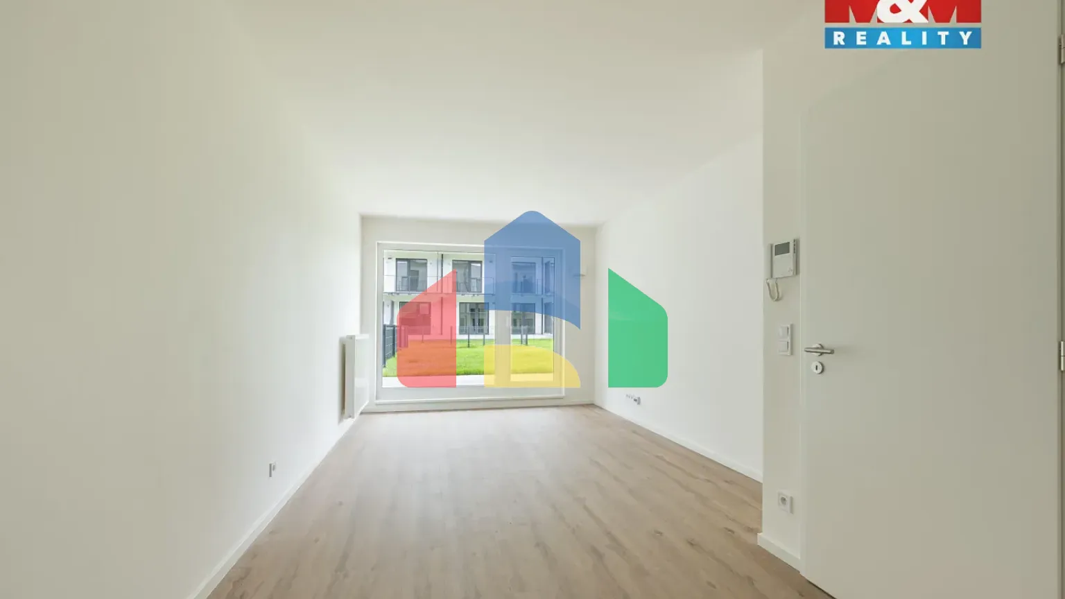 На продажу квартира 4-комн. студия 227 m²