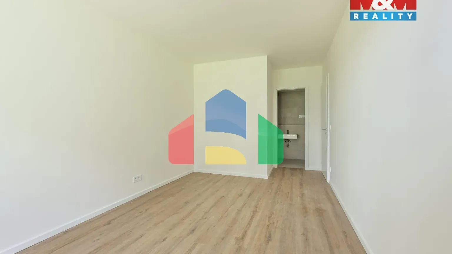 На продажу квартира 4-комн. студия 227 m²