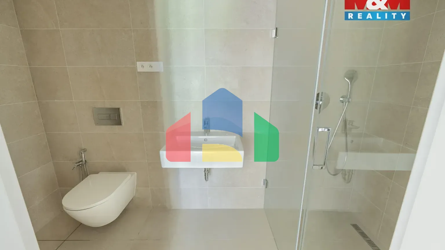 На продажу квартира 4-комн. студия 227 m²