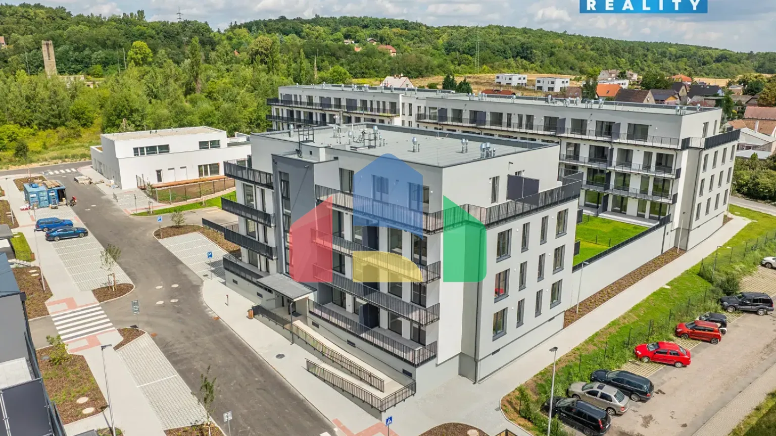 На продажу квартира 4-комн. студия 227 m²