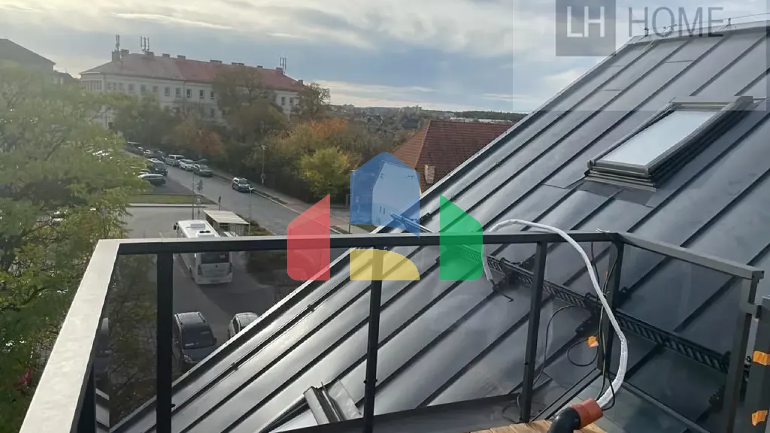 На продажу квартира 4-комн. студия 150 m²