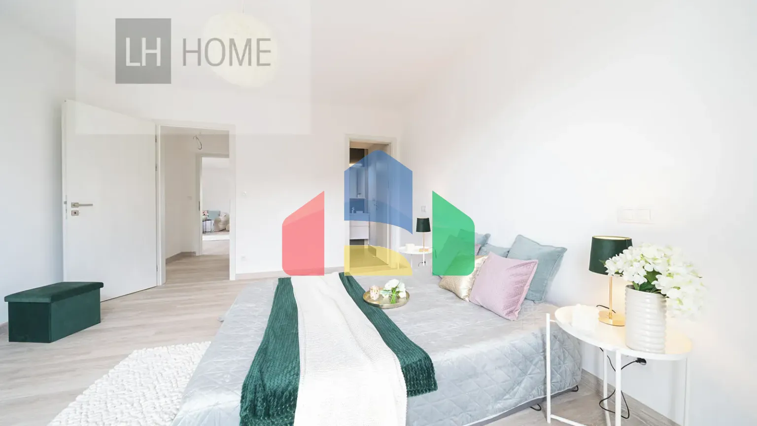 На продажу квартира 4-комн. студия 150 m²