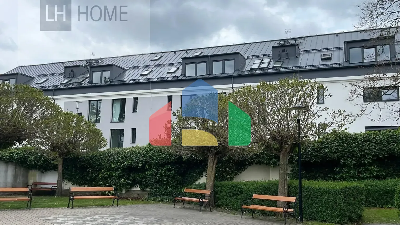 На продажу квартира 4-комн. студия 150 m²