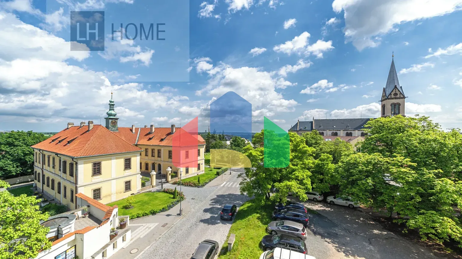 На продажу квартира 4-комн. студия 150 m²