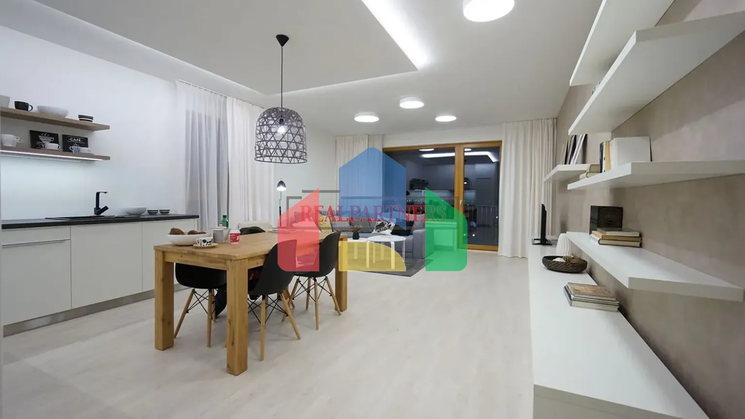 На продажу квартира 3-комн. студия 74 m²