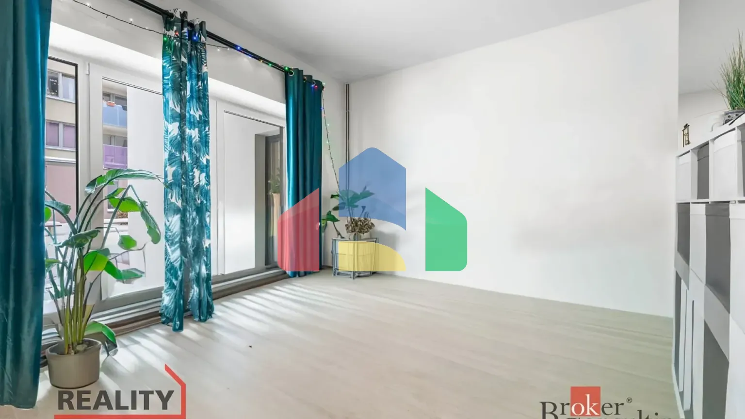 На продажу квартира 2-комн. студия 73 m²