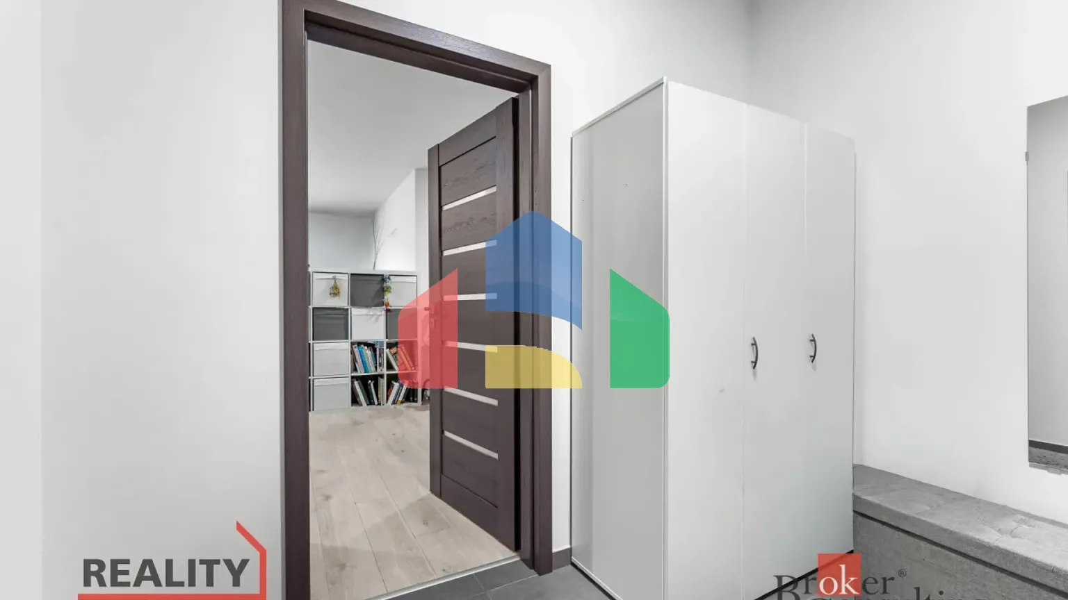 На продажу квартира 2-комн. студия 73 m²