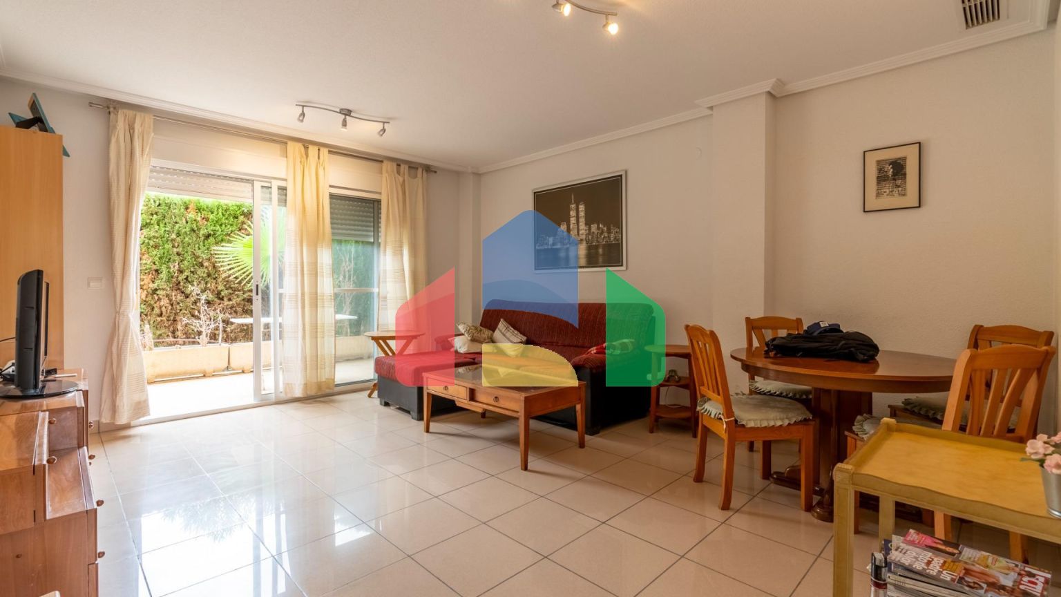 ОТЛИЧНАЯ КВАРТИРА НА ПЕРВОМ ЭТАЖЕ С СОБСТВЕННЫМ УЧАСТКОМ В 100 ШАГАХ ОТ МОРЯ