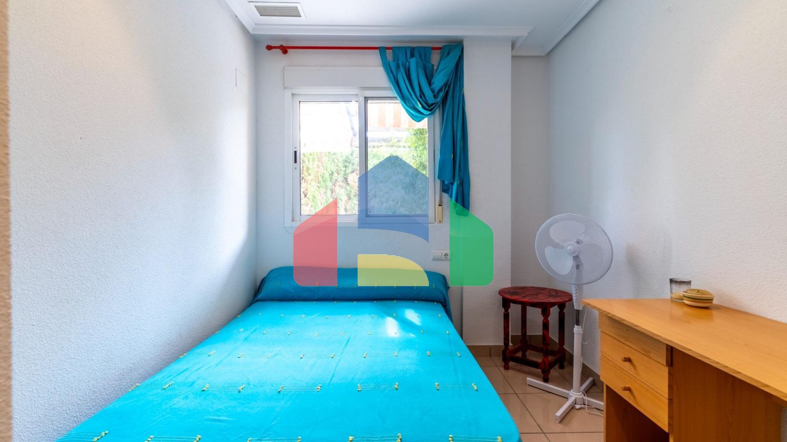 ОТЛИЧНАЯ КВАРТИРА НА ПЕРВОМ ЭТАЖЕ С СОБСТВЕННЫМ УЧАСТКОМ В 100 ШАГАХ ОТ МОРЯ