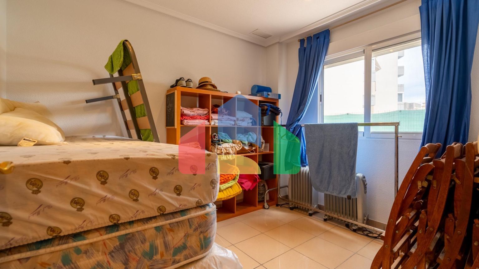 ОТЛИЧНАЯ КВАРТИРА НА ПЕРВОМ ЭТАЖЕ С СОБСТВЕННЫМ УЧАСТКОМ В 100 ШАГАХ ОТ МОРЯ