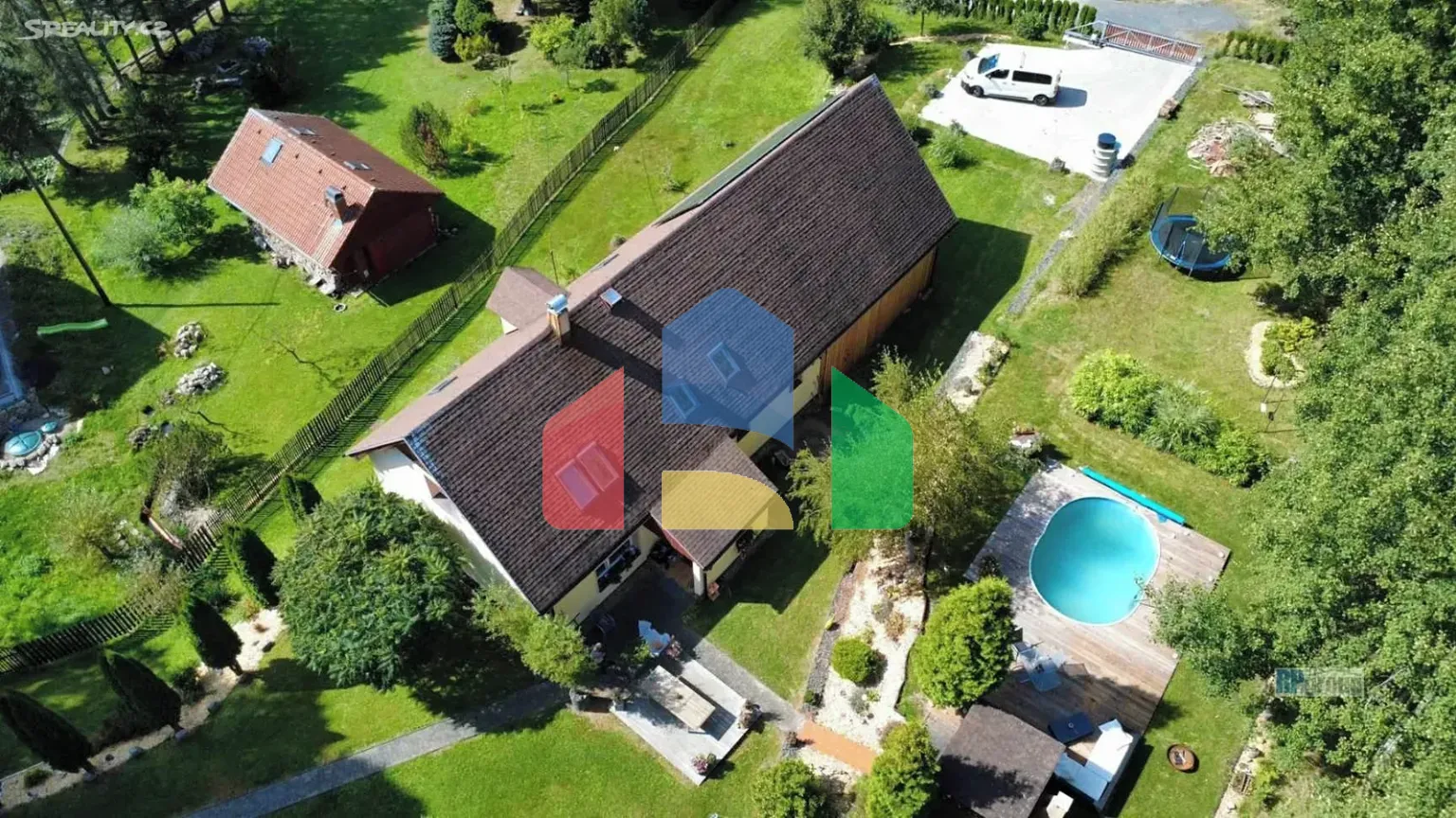 На продажу семейные дома 200 m², земельный участок 2284 m²