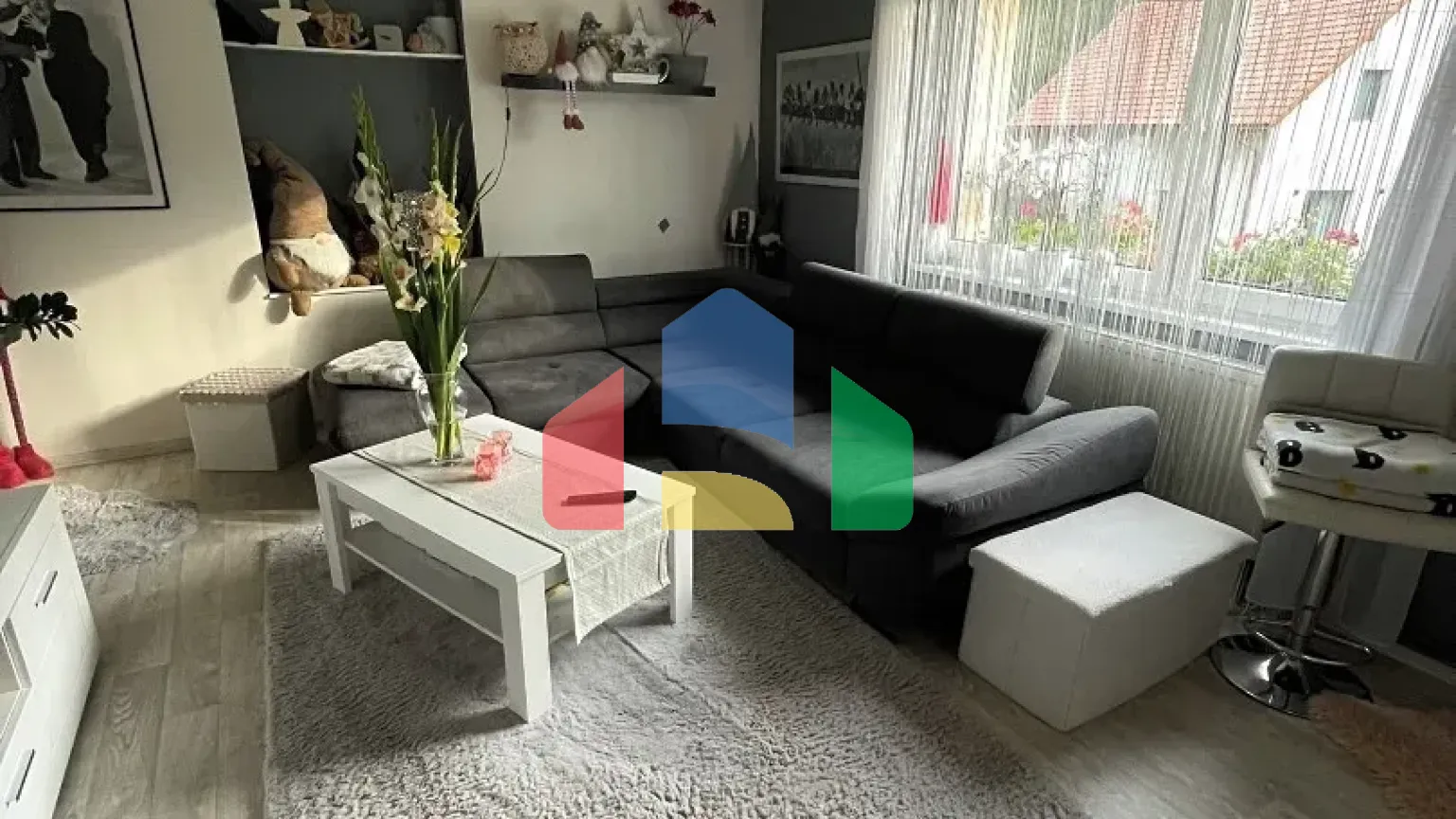 На продажу семейные дома 200 m², земельный участок 2284 m²