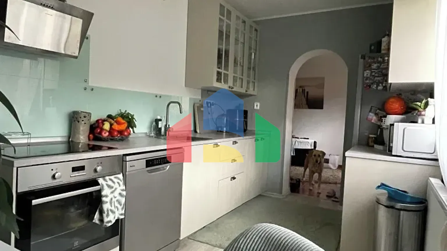 На продажу семейные дома 200 m², земельный участок 2284 m²