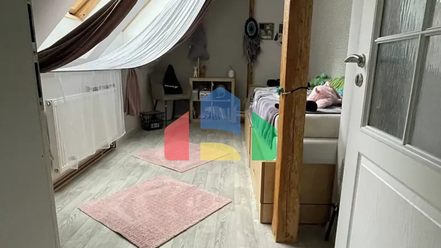 На продажу семейные дома 200 m², земельный участок 2284 m²